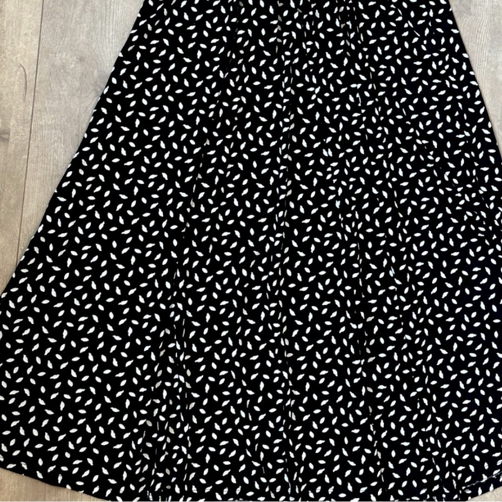 H&M Women’s Black and White Patterned Dress With Tie Waist Belt Stretchy Elegant - Picture 6 of 15